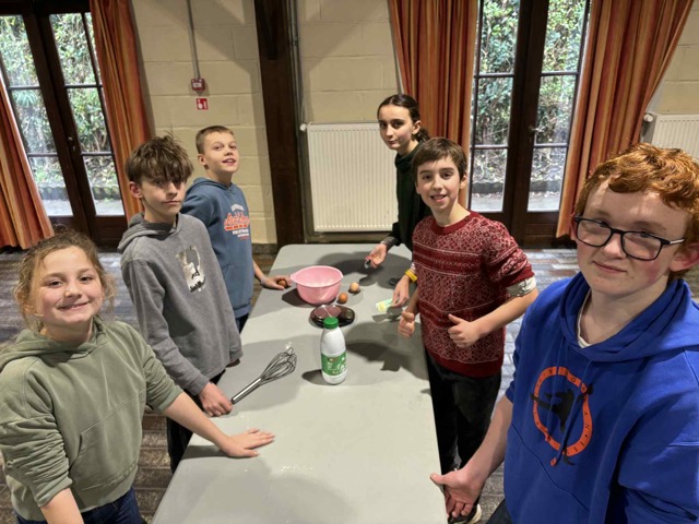 att.51pjGI1q6538TZ-Av2MJgANc072kUf9L0x_DKDMVzPw – Moyenne