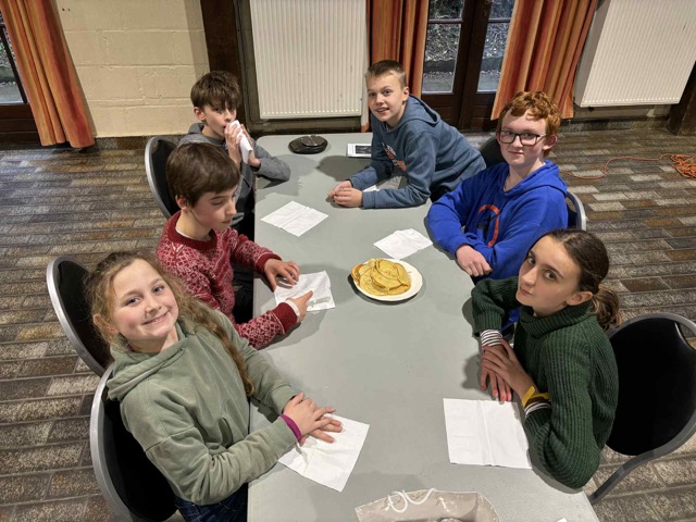 att.fH4ChinCX5aDu6KBHlUU15KF6AKOmnaHQA2tBC7WJ2w – Moyenne